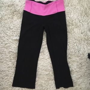 Lululemon Size 8 Cropped Pants